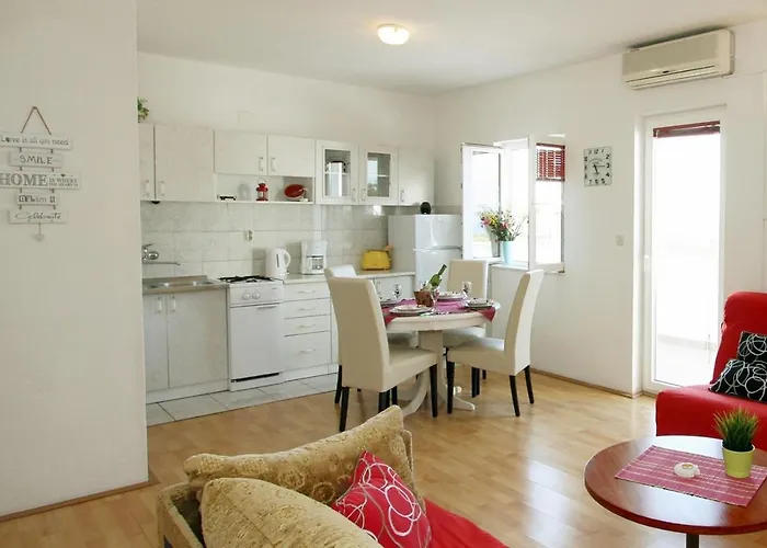 Apartamento With Parking Space Supetar, Brac - 11147 Supetar