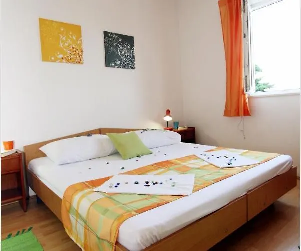 Apartamento With Parking Space Supetar, Brac - 11147 Supetar